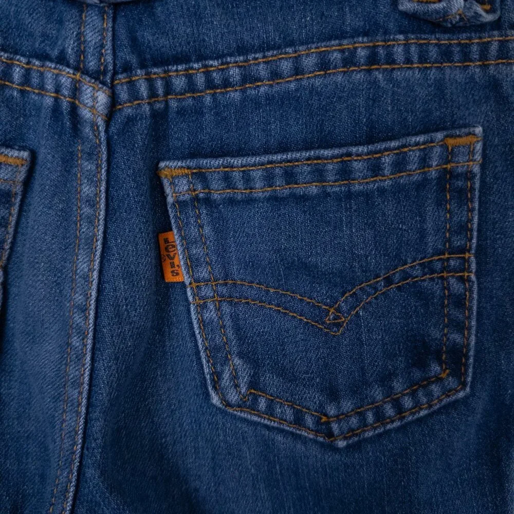 Levis inseam design closure
